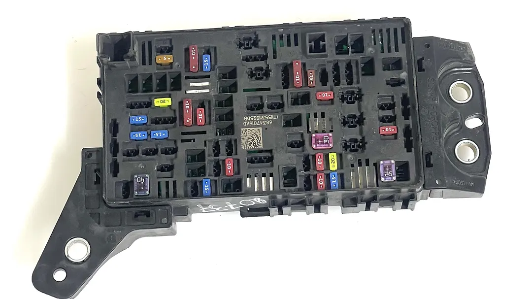 Fuse box - 2016 Dodge Challenger SXT LA