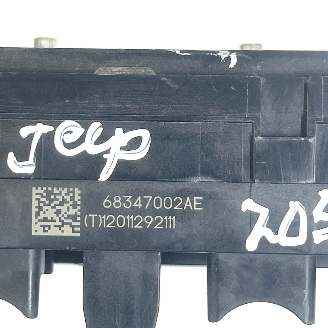 Fuse box - 2022 Jeep Grand Cherokee L Limited