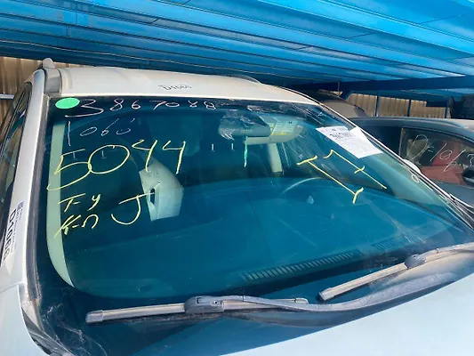 Windshield glass - 2013 Nissan Pathfinder