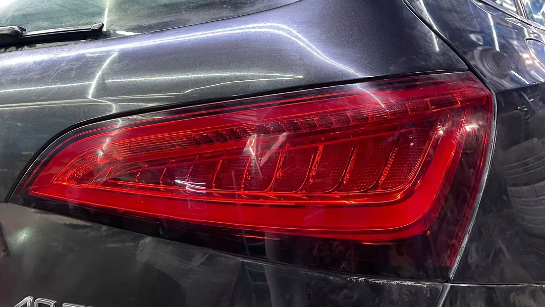 Tail Light (RH) - 2016 Audi Q5