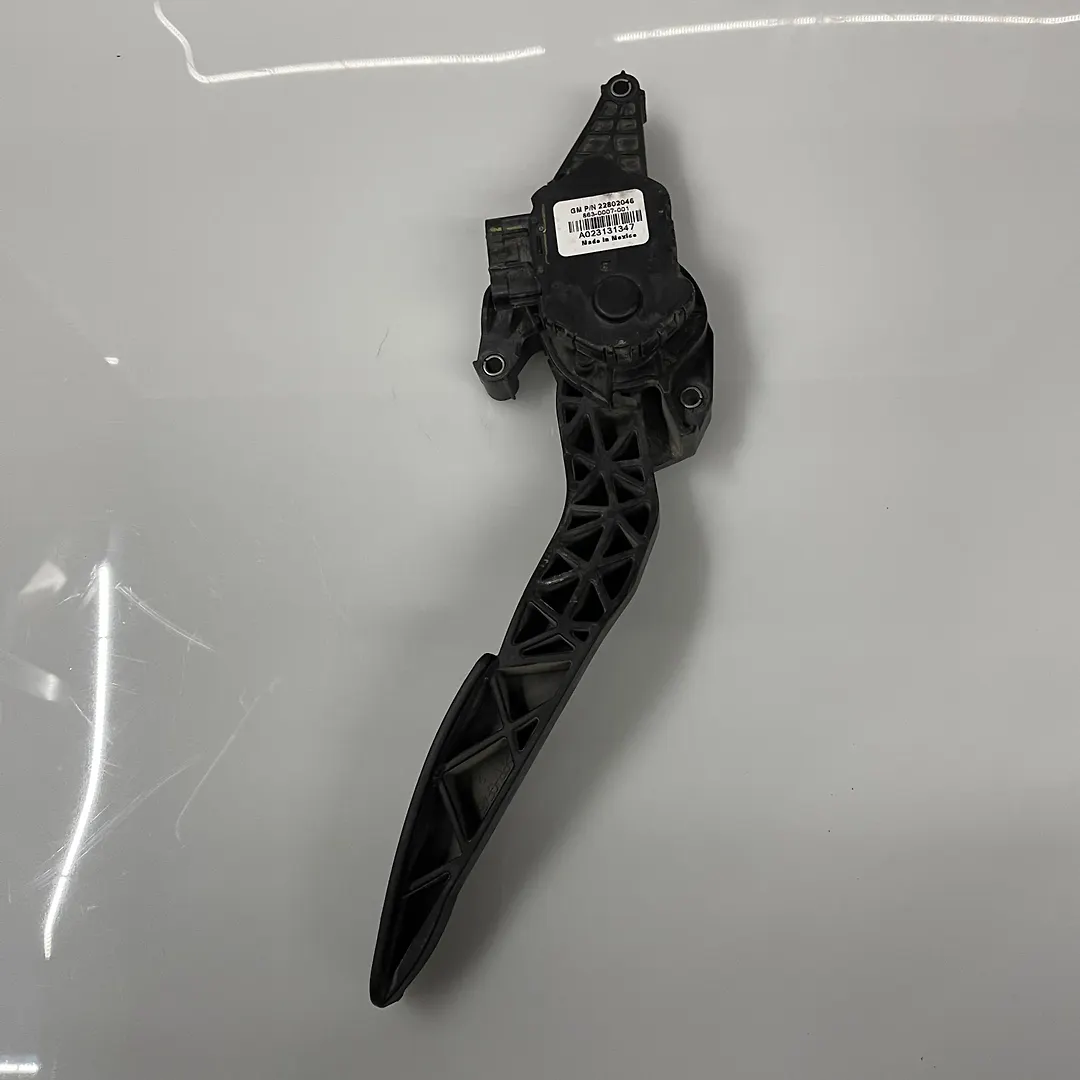 Accelerator pedal - 2013 GMC Acadia SLE 1