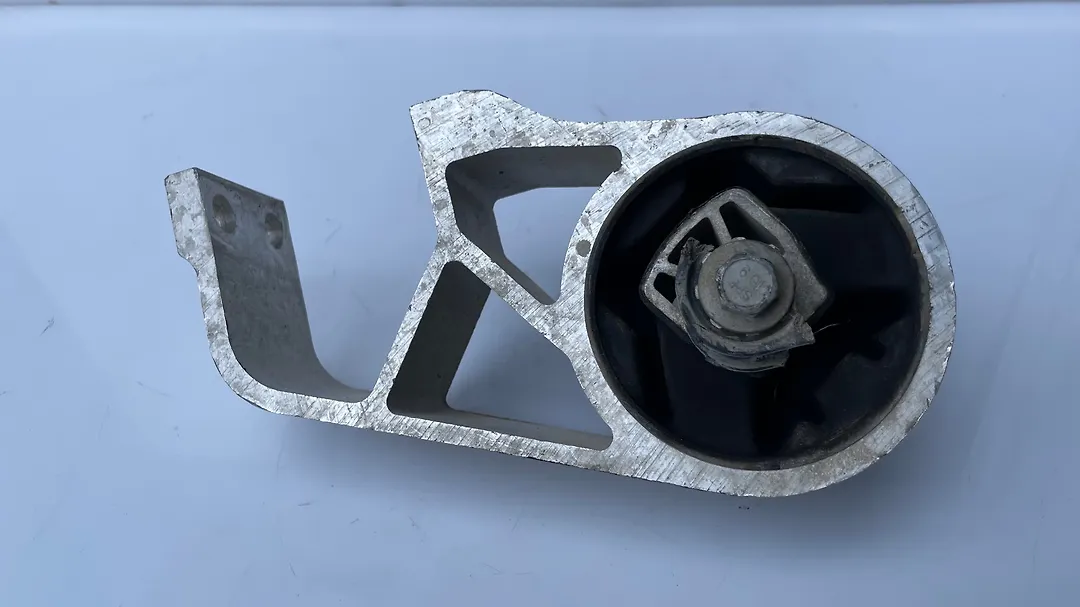 Mount (Gear) - 2020 Cadillac XT6 Premium