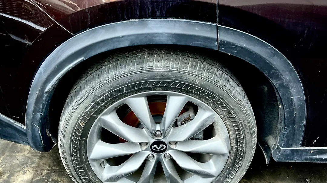 Fender moulding (RHB) - 2020 Infiniti QX50
