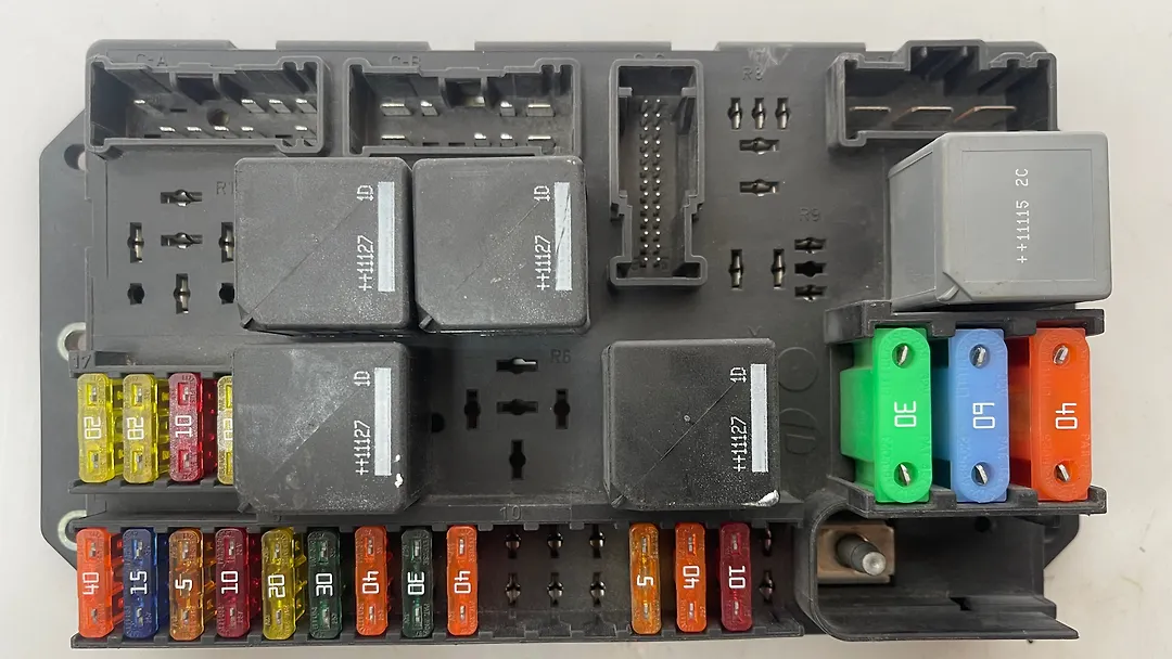 Rear Fuse Box - 2011 Jaguar XJL