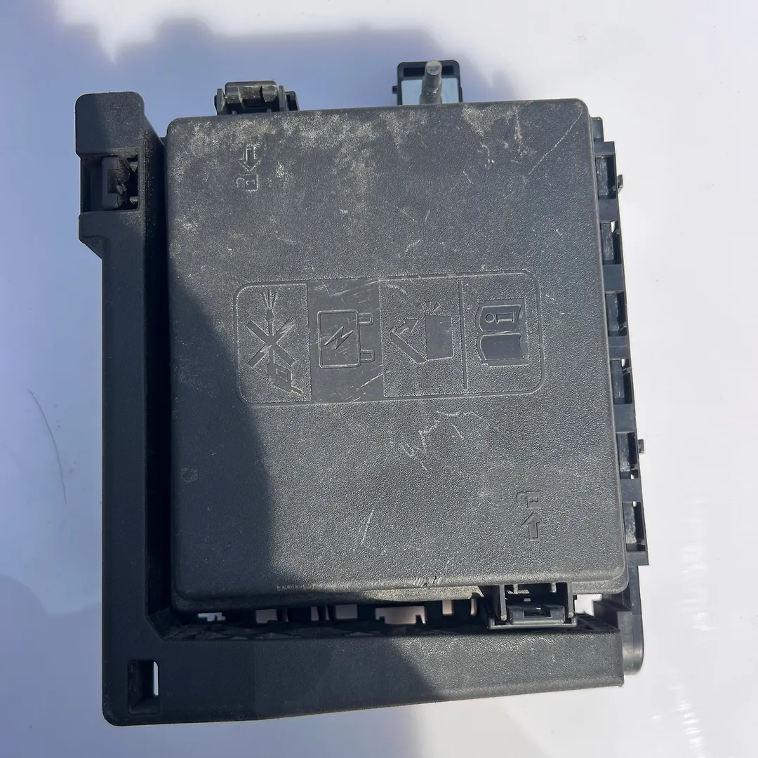 Fuse box - 2020 Chevrolet Traverse