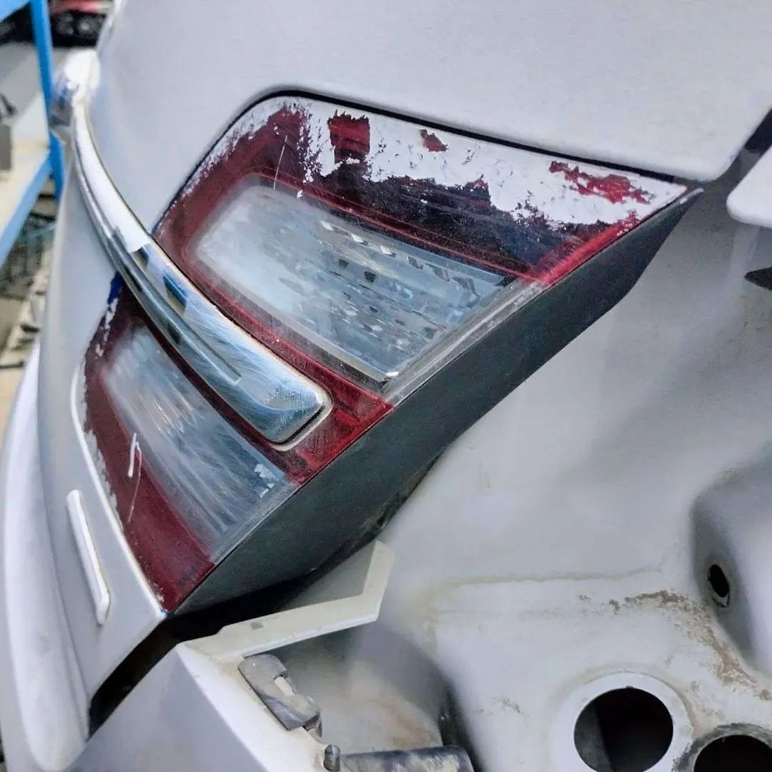 Tail Light (RH) - 2014 Ford Taurus