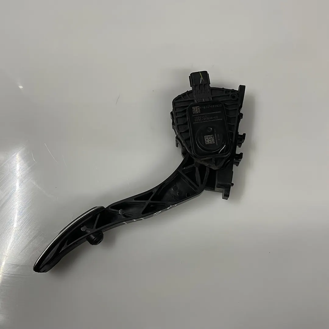 Accelerator pedal - 2017 Ford Fusion Titanium