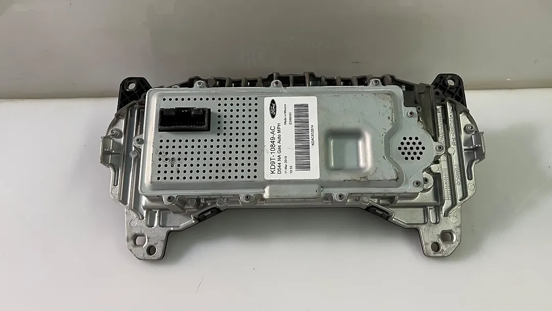 Speedometer - 2019 Lincoln Continental Select