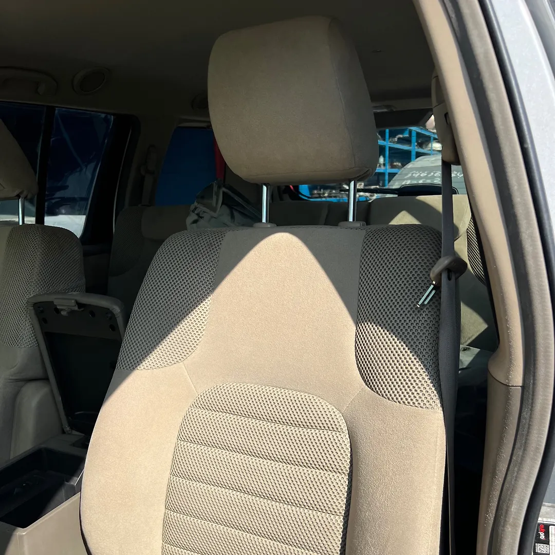 Front Seat (LHS) - 2011 Nissan Pathfinder 4.0