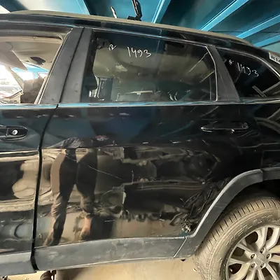 Door (LHB) - 2019 Jeep Cherokee