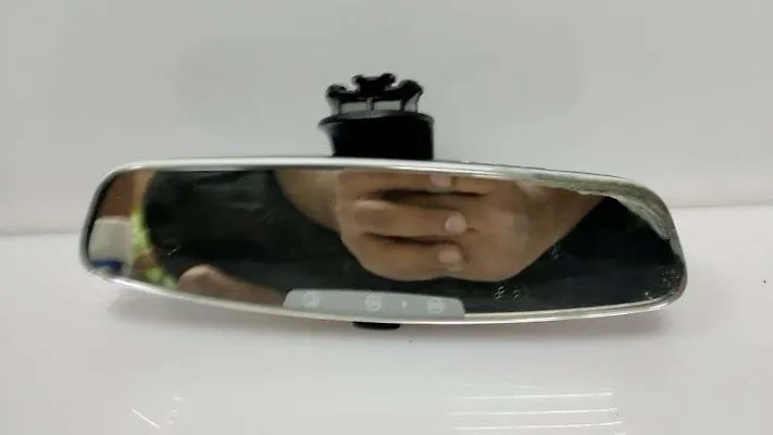 Rear view mirror - 2016 Chevrolet Camaro