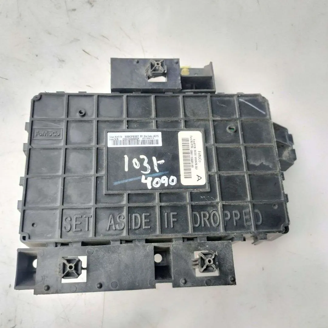 Fuse box - 2012 Ford Explorer