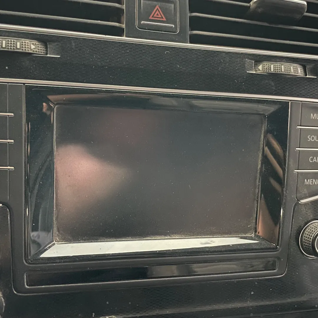 Info/GPS/TV Screen - 2015 Volkswagen Golf