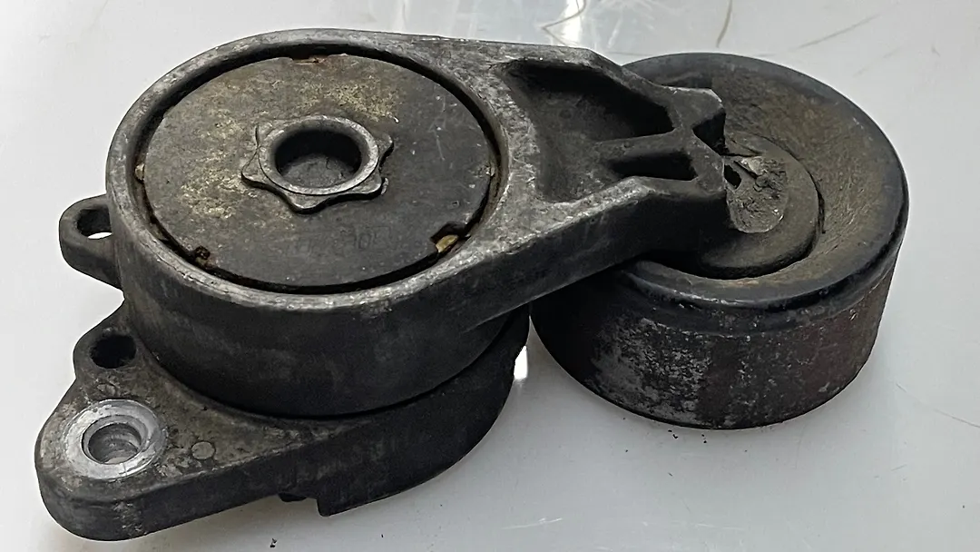 Belt tensioner - 2013 Infiniti QX56