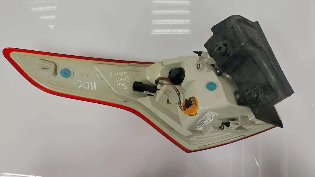 Tail Light (RH) - 2015 Ford Escape