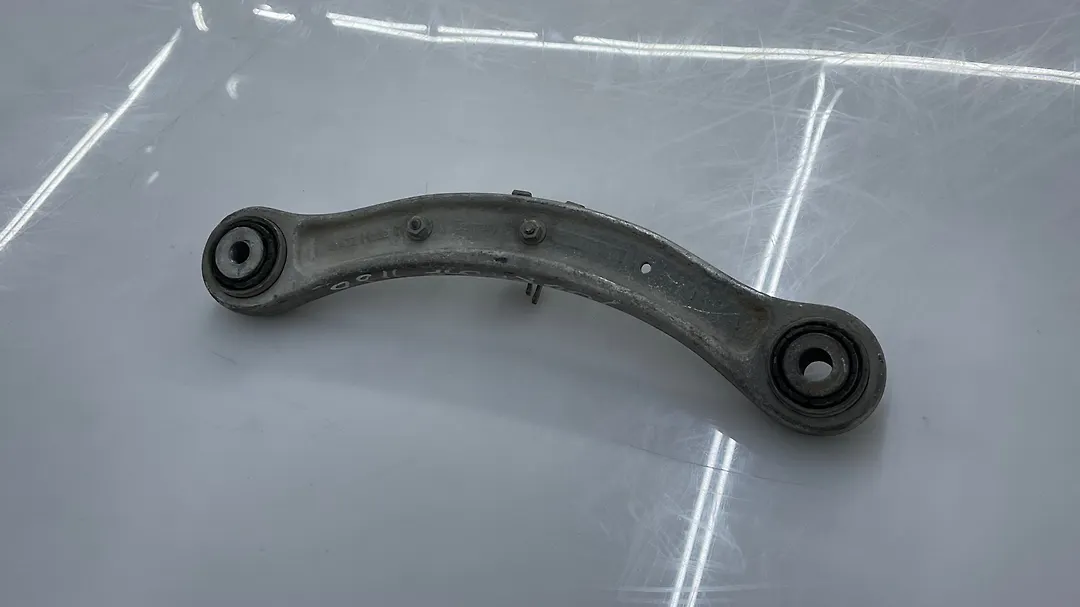 Upper arm (RH) - 2009 Volkswagen Touareg