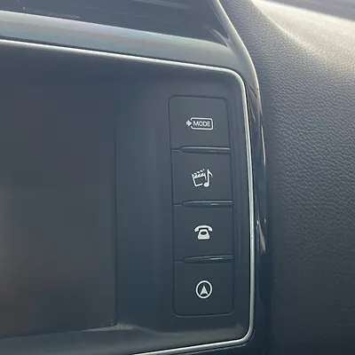 Info-gps-tv screen - 2017 Jaguar XE