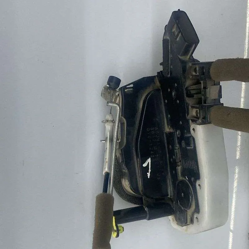 Door lock - 2014 Infiniti QX80 SUV