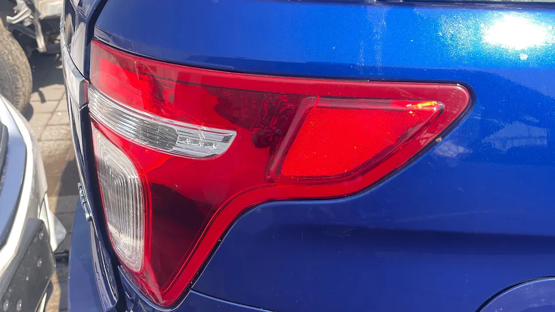 Tail Light (RH) - 2013 Ford Explorer XLT