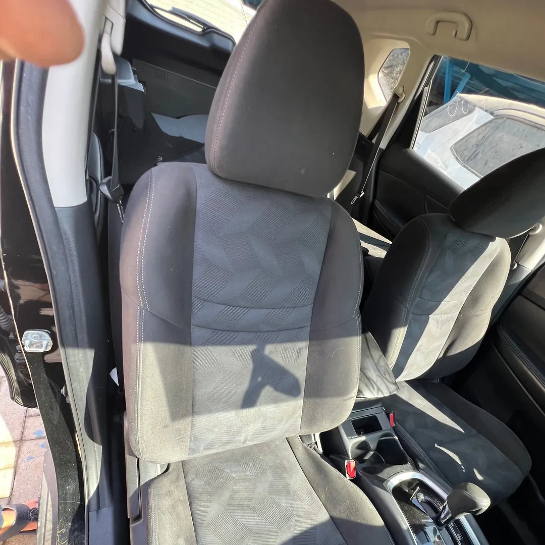 Front Seat (RHS) - 2015 Nissan Rogue