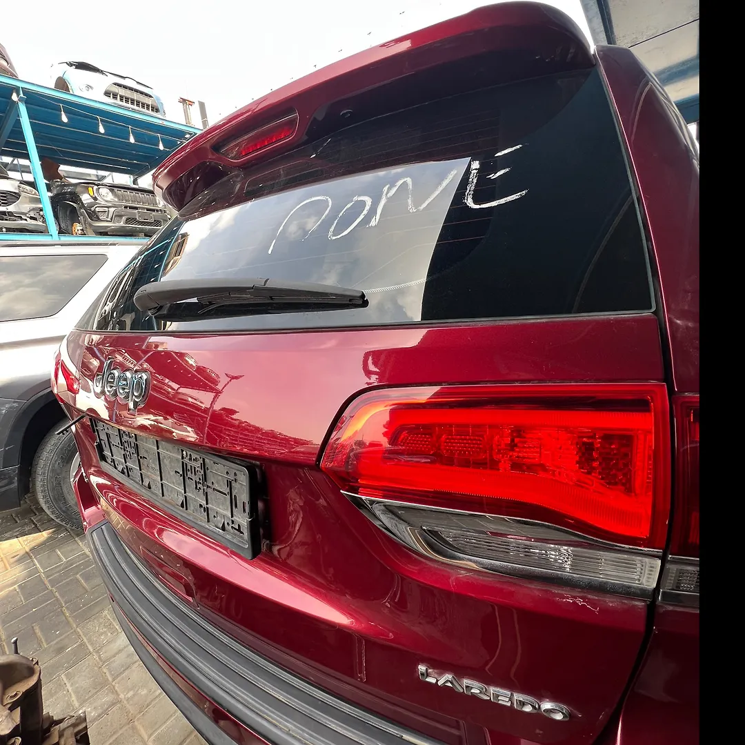 Tailgate - 2014 Jeep GRAND CHEROKEE