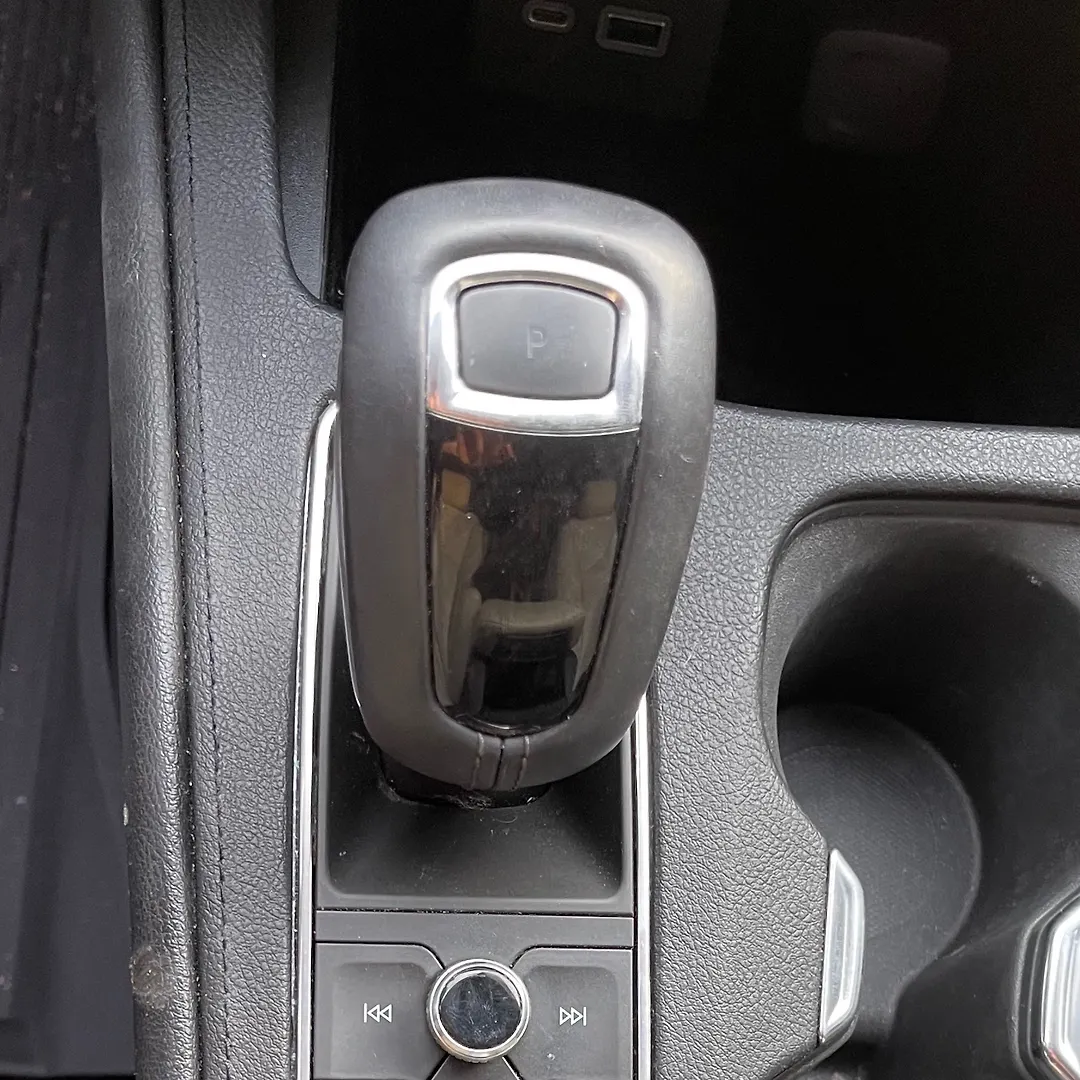 Gear Shift Knob(Automatic) - 2019 Cadillac XT4 PREMIUM LUXURY