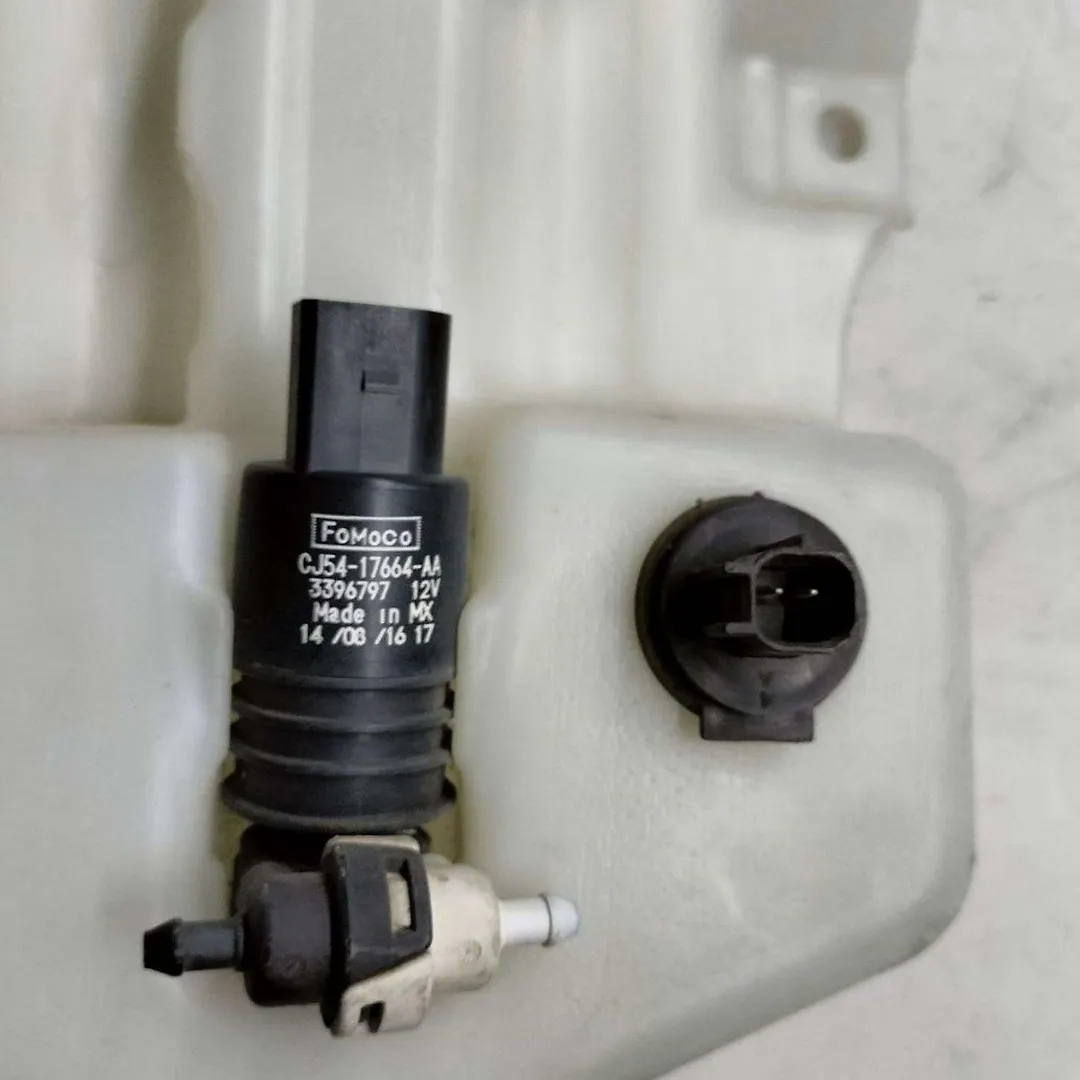 Wiper Water Bottle - 2014 Lincoln MKC