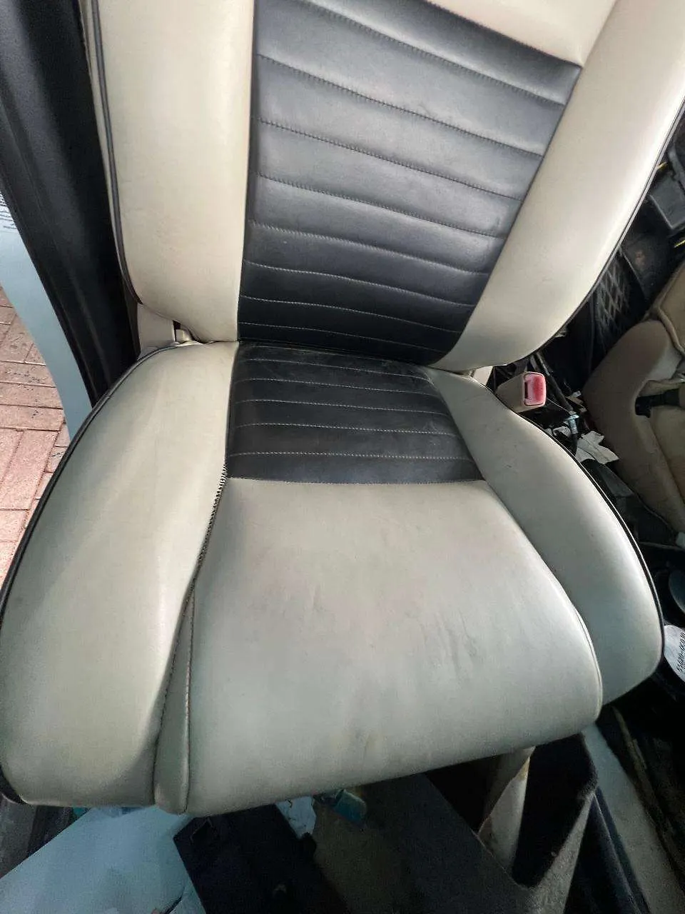 Front Seat (RHS) - 2011 Toyota Sequoia
