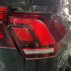 Tail Light (RH) - 2020 Volkswagen Tiguan