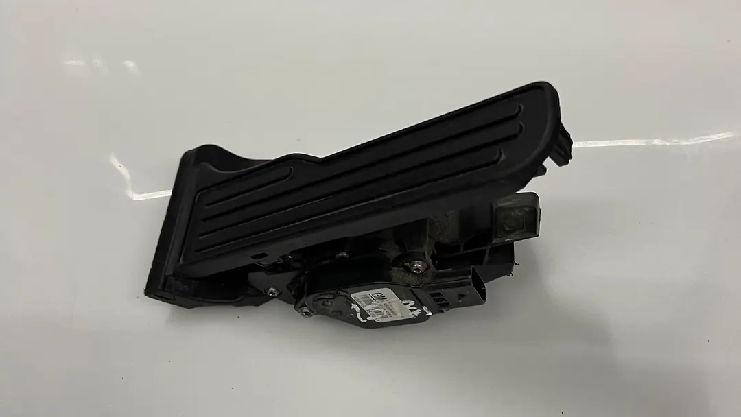 Accelerator pedal - 2018 Lincoln Continental Black Label