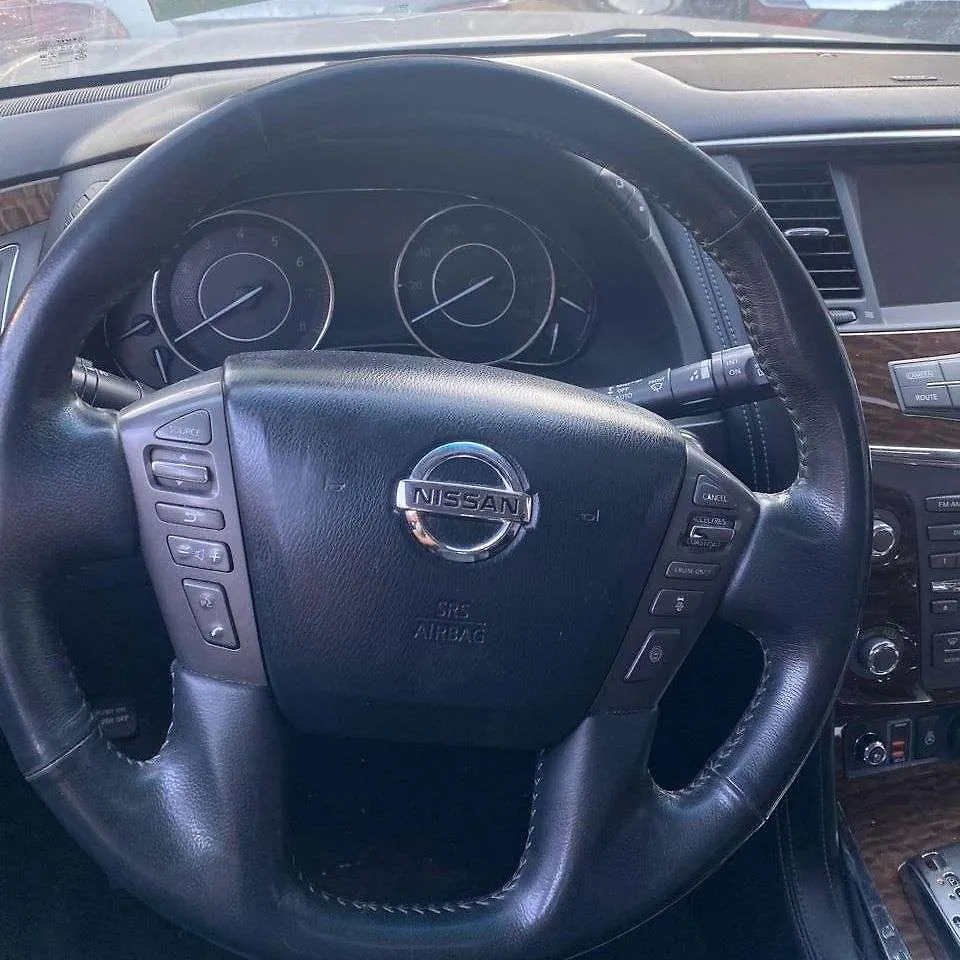 Steering wheel - 2017 Nissan Armada 5.6
