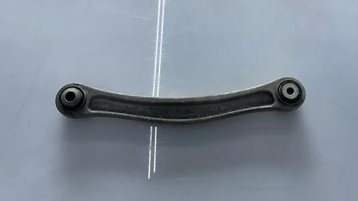 Upper arm (RH) - 2013 Audi Q7