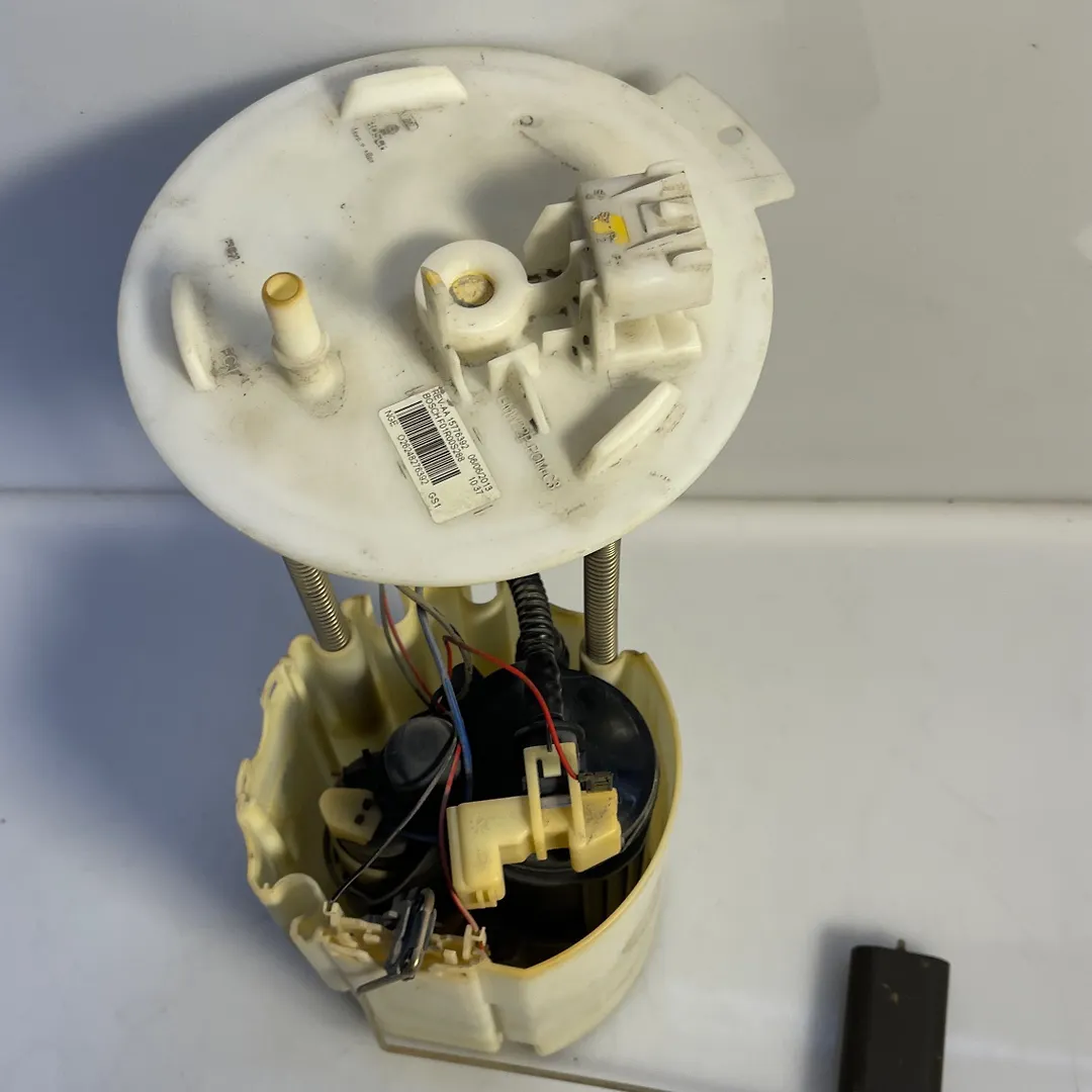 Fuel pump - 2017 Chevrolet Malibu LT (1LT)