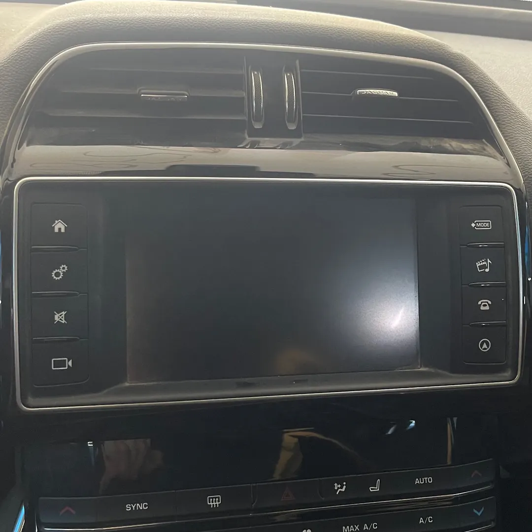 Info-gps-tv screen - 2017 Jaguar XE