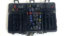 Fuse box - 2017 Ford Edge SE