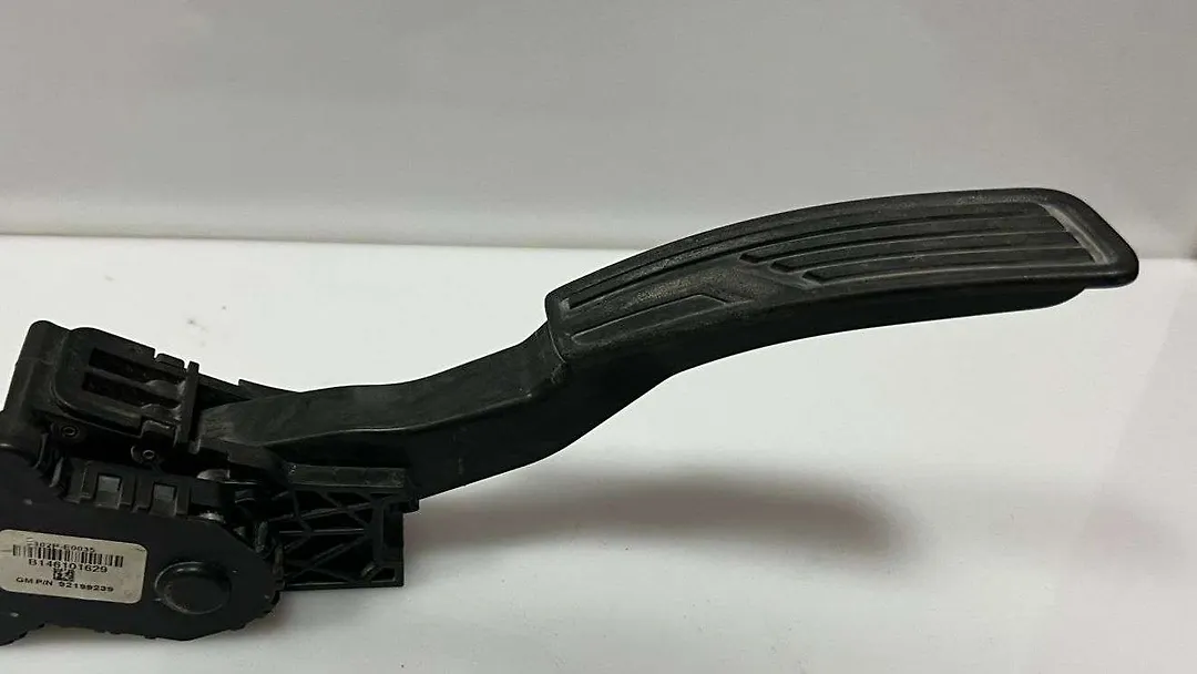 Accelerator pedal - 2018 Chevrolet Cruze