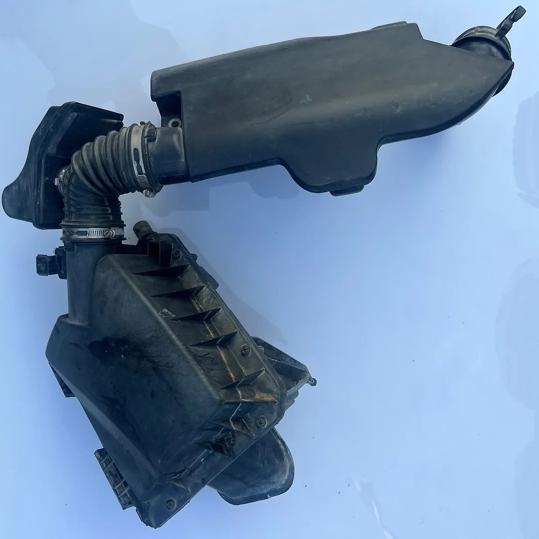 Air cleaner box - 2017 Chevrolet Impala