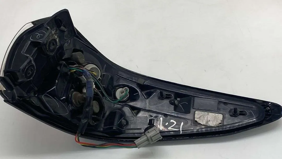Tail Light (RH) - 2015 Nissan Murano