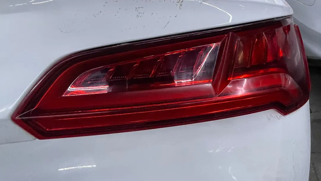 Tail Light (RH) - 2018 Audi SQ5