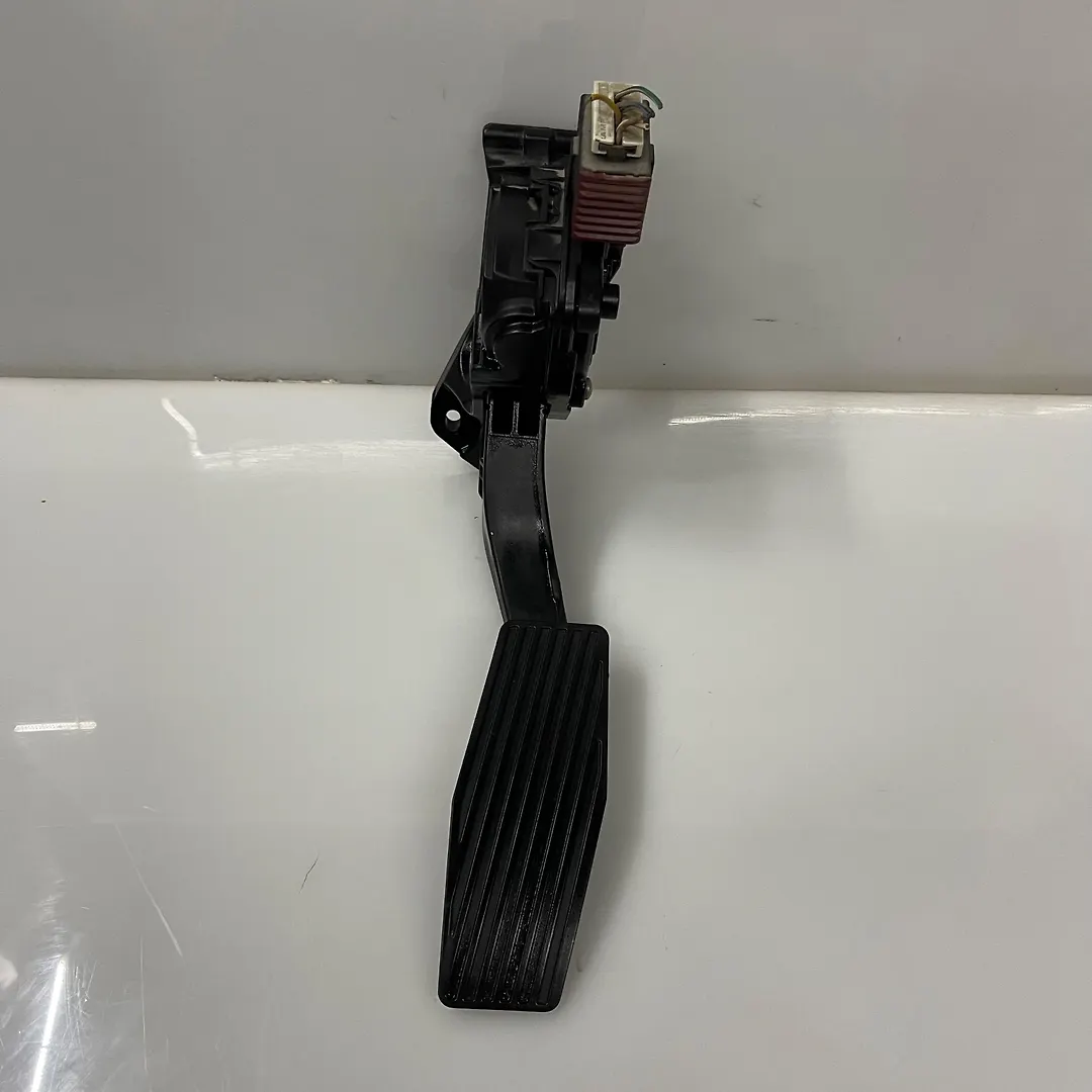 Accelerator pedal - 2010 Chevrolet Cruze LS