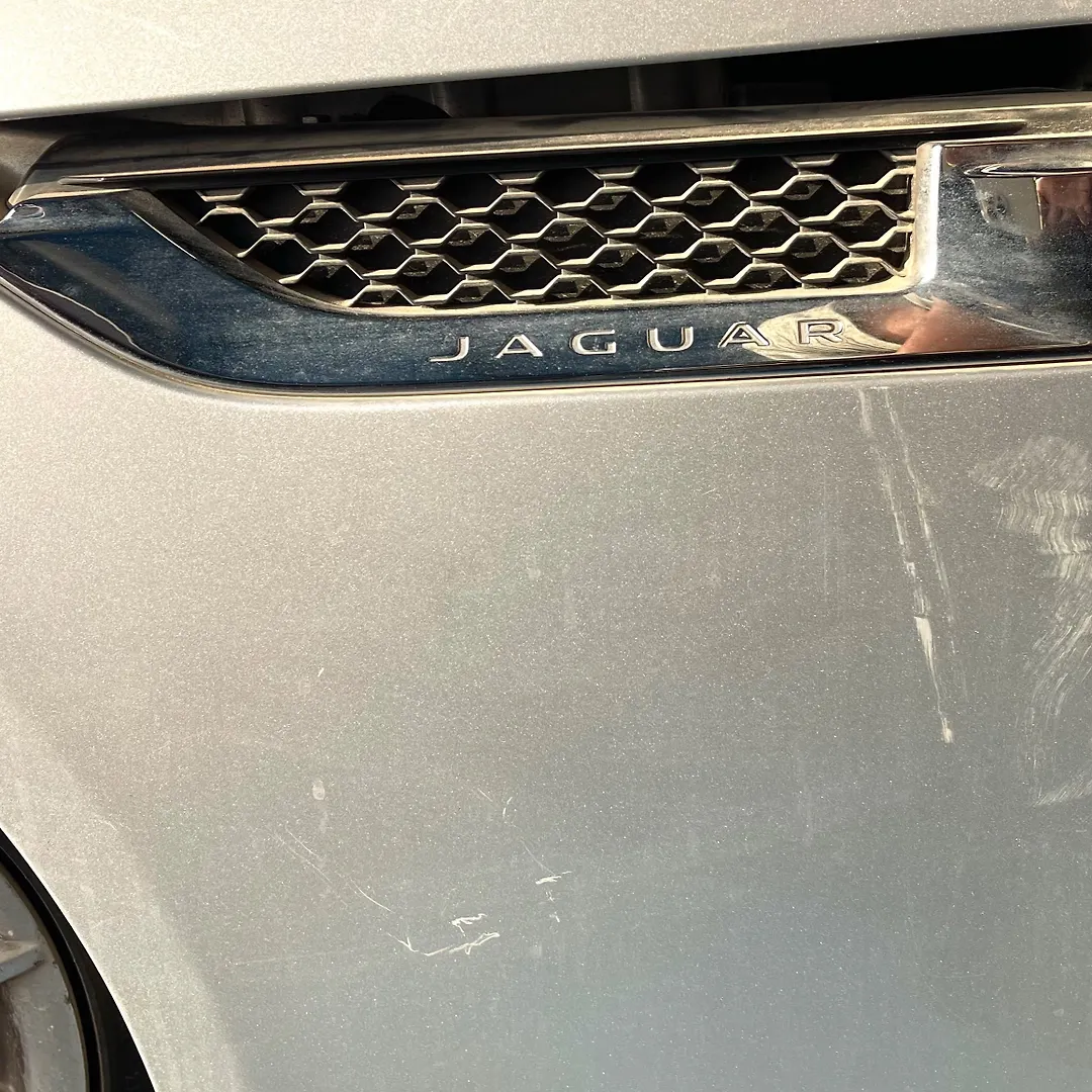 Fender (LHF) - 2017 Jaguar F-type