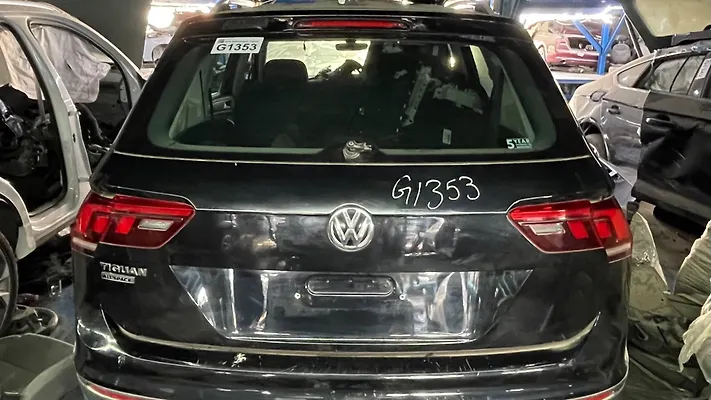 Trunk/hatch/tailgate - 2020 Volkswagen Tiguan