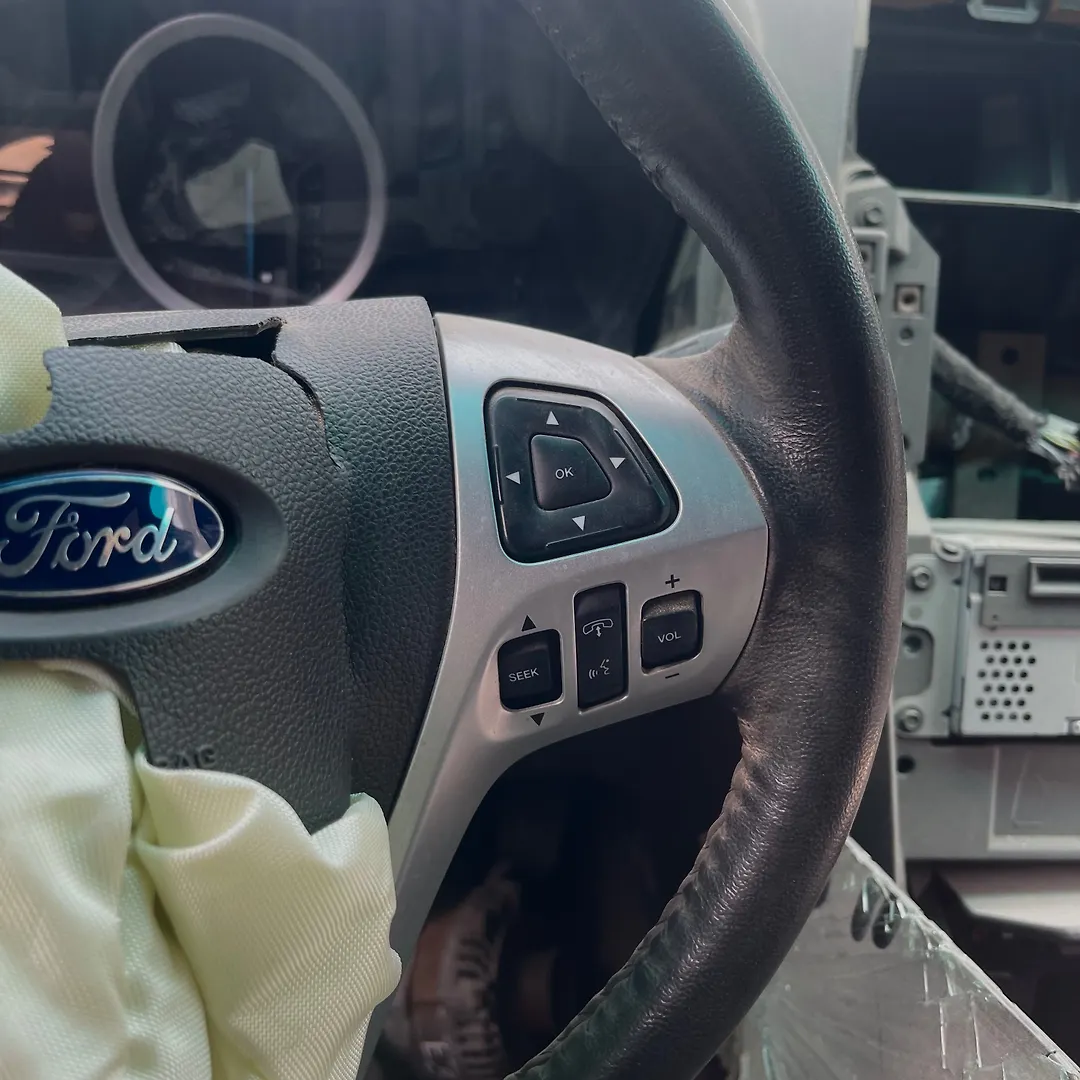 Steering wheel - 2013 Ford Explorer