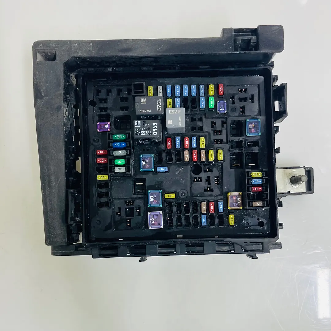 Fuse box - 2019 Cadillac XT4 Premium Luxury FWD
