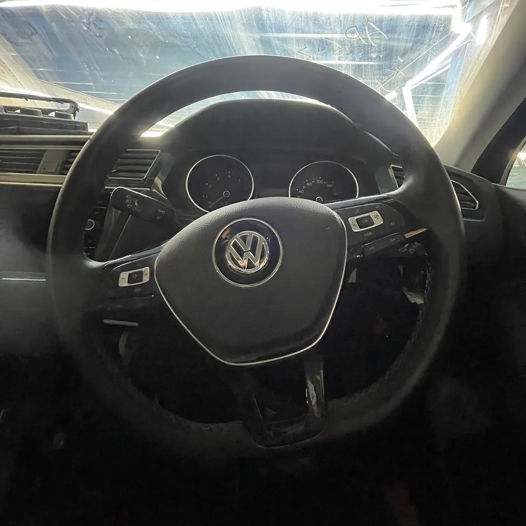 Steering wheel - 2020 Volkswagen Tiguan