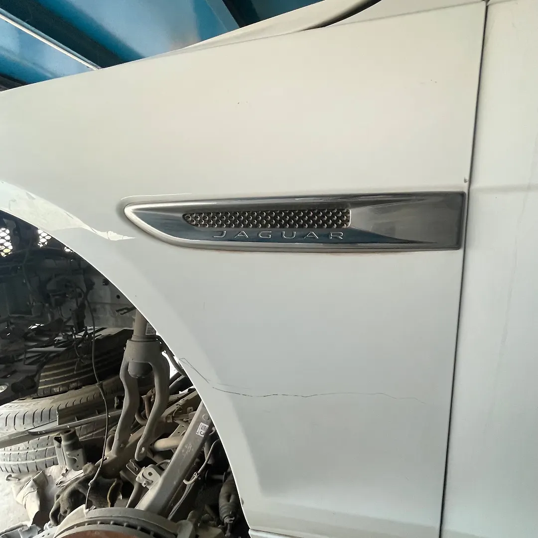 Fender (LHF) - 2016 Jaguar XF