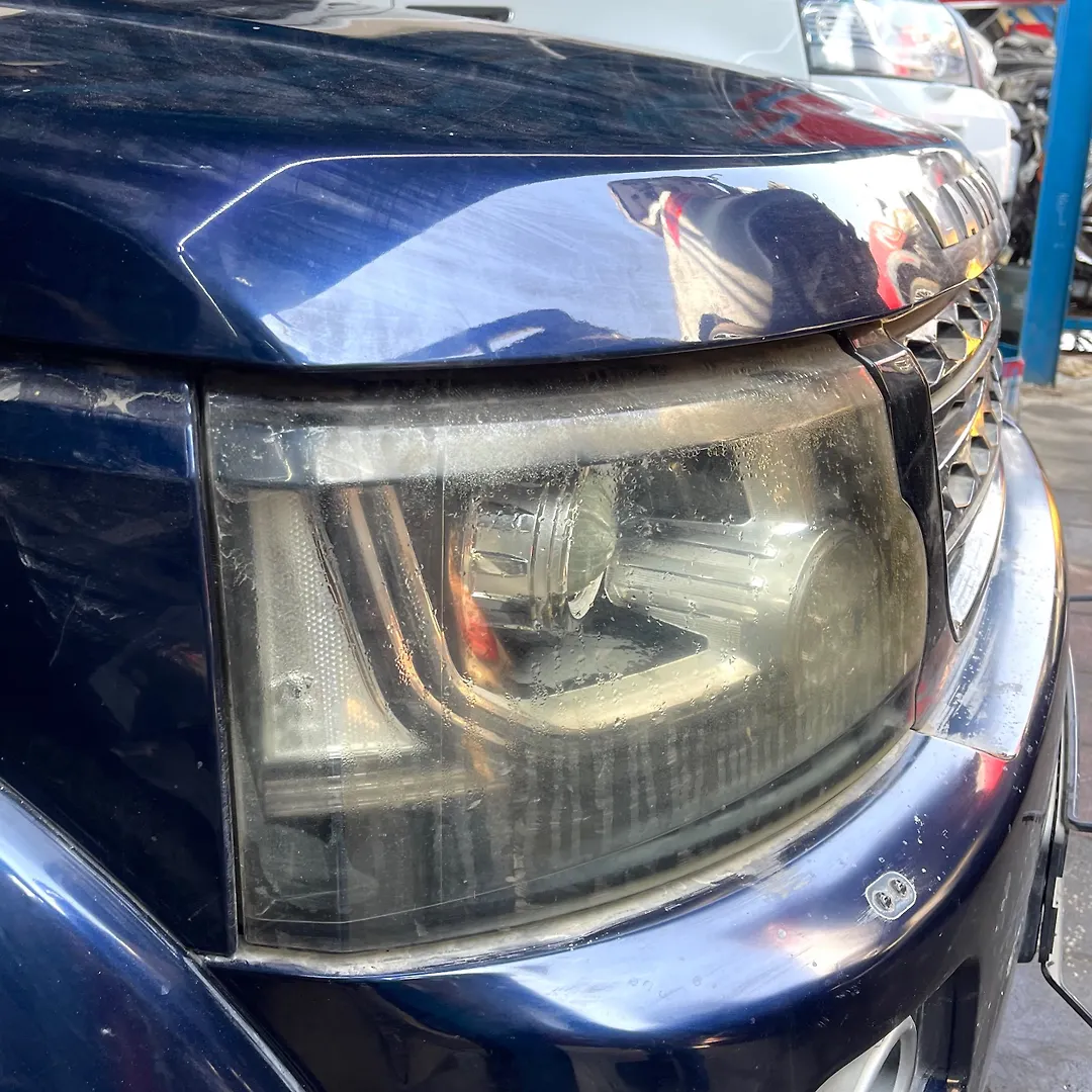 Headlight (RH) - 2014 Land Rover LR4