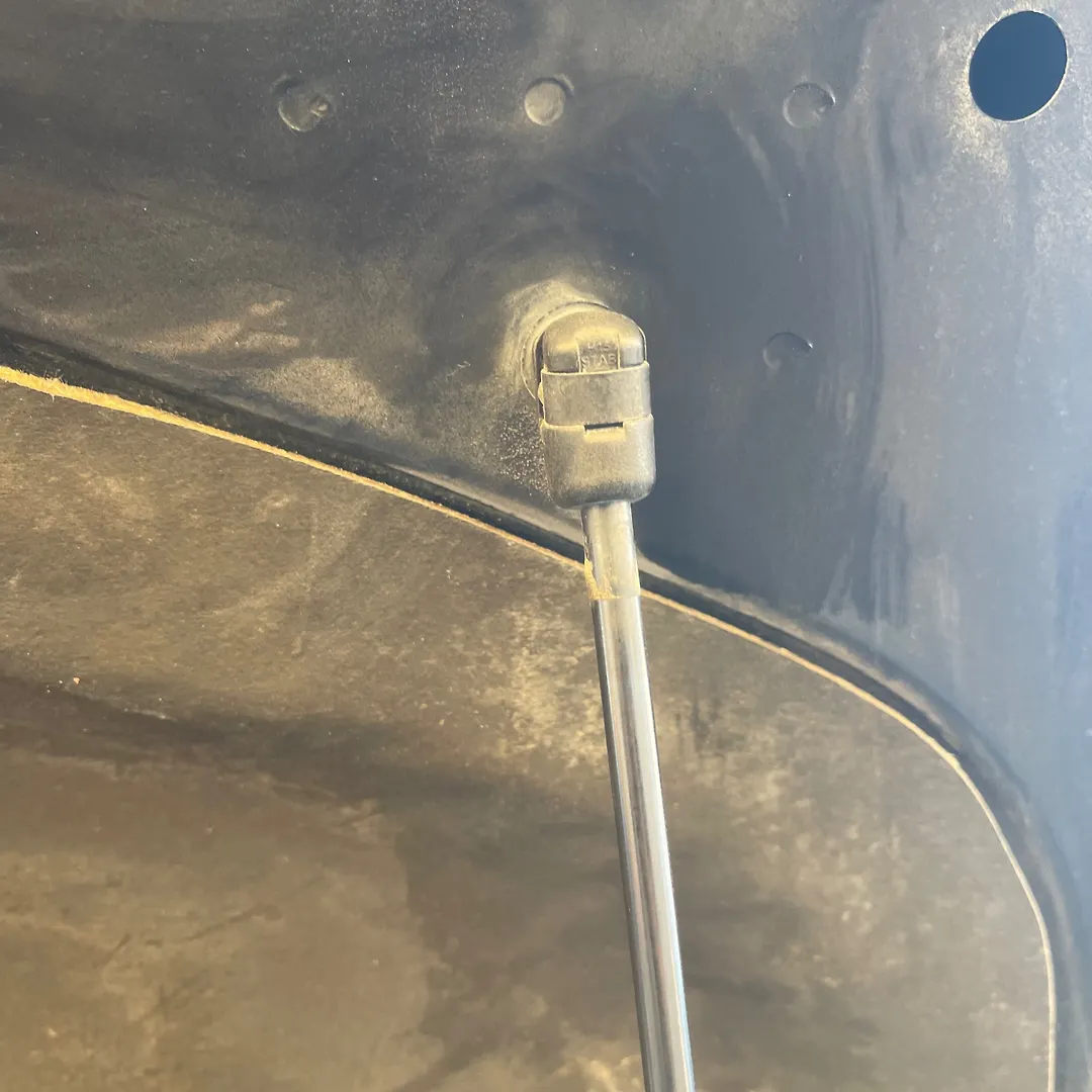 Hood strut - 2017 Cadillac XT5