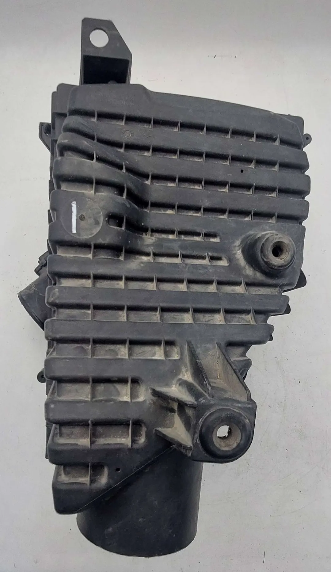 Air cleaner box - 2017 Cadillac XT5 Luxury