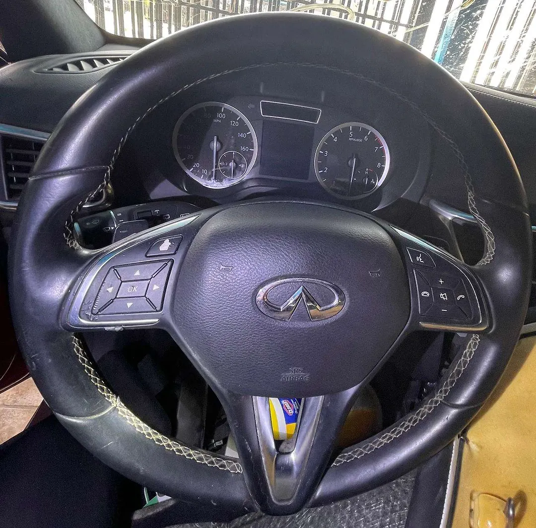Steering wheel - 2017 Infiniti QX30 2.0t